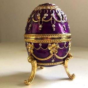 Bejeweled Imperial musical egg jewelry box